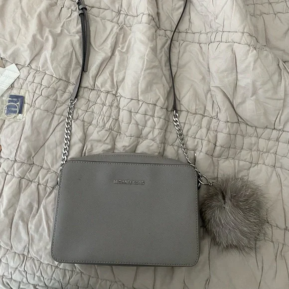 Michael Kors Jet Set Crossbody - Picture 2 of 9